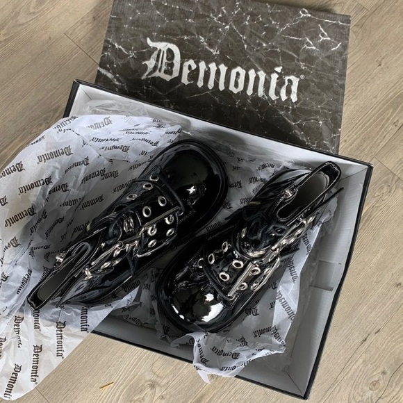 Demonia Bear 104 - Picture 4 of 11